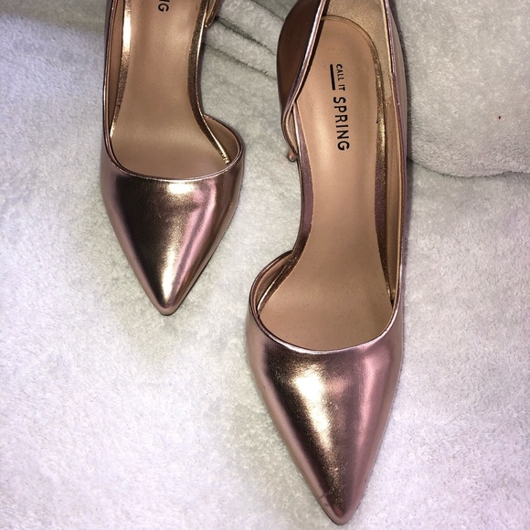 ❌SOLD Rose Gold Pointed Pumped - Picture 2 of 2